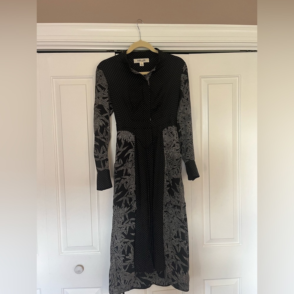 Diane Von Furstenberg 100% Silk Black and Gray Asymmetrical Sheath Dress